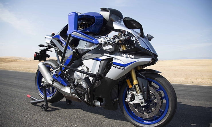 Rossi: 1, MOTOBOT: 0