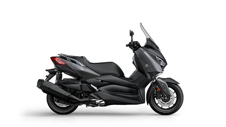2017 Yamaha X Max 400 right view