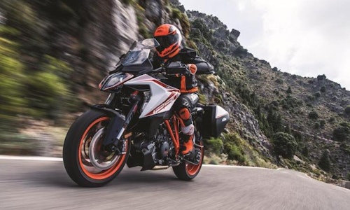 KTM 2019: 1290 Super Duke GT | Intermot show