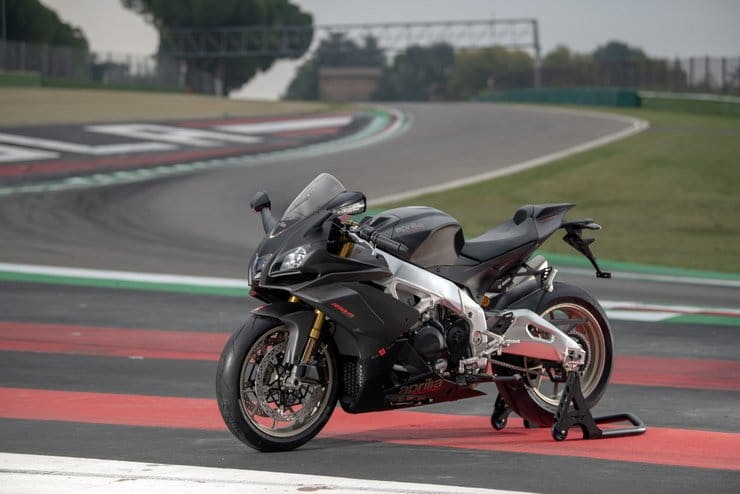Aprilia 2019: RSV4 1100 Factory | EICMA show