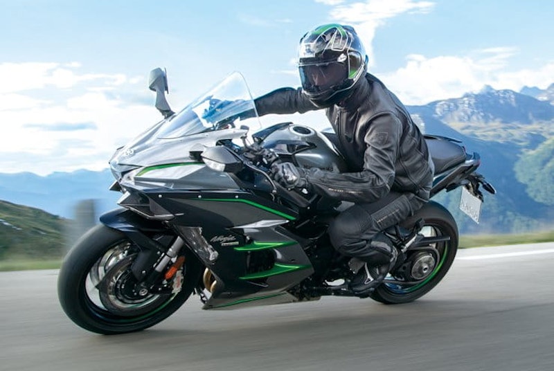 Kawasaki 2019: Versys 1000, Ninja H2 SX SE+, Z400, W800 | EICMA show