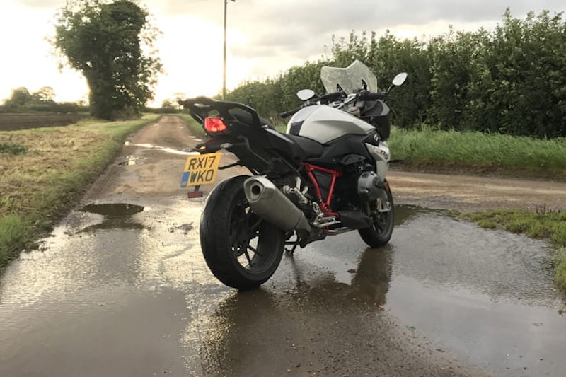 How to ride a motorbike in strong winds