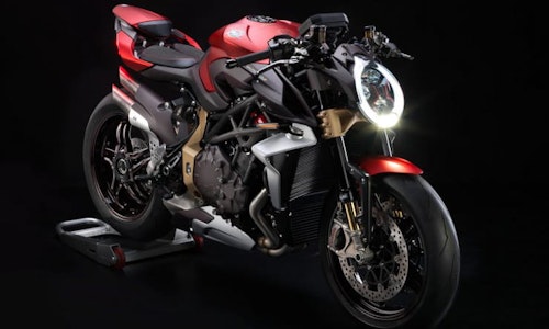 MV Agusta 2019: Brutale 1000 Serie Oro, Dragster 800 RR America | EICMA show