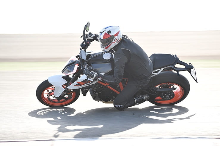 Rider skills: how to increase your lean angle