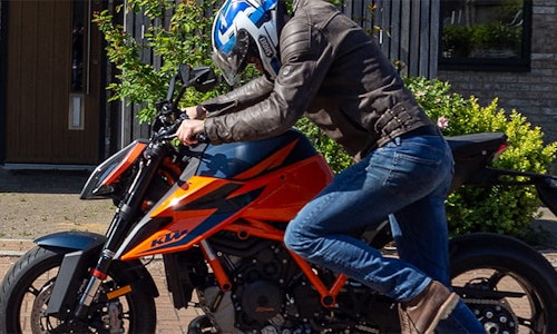 How to bump start a motorcycle? | Full guide + handy tips