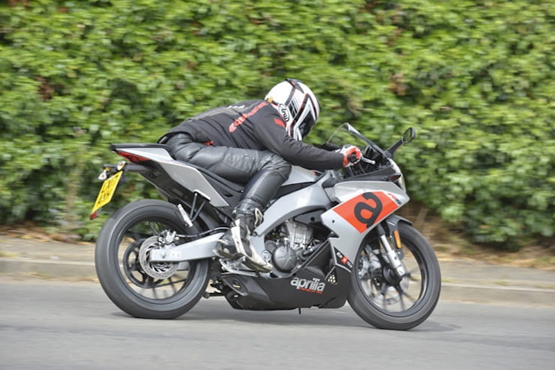 How to save fuel without slowing down_03