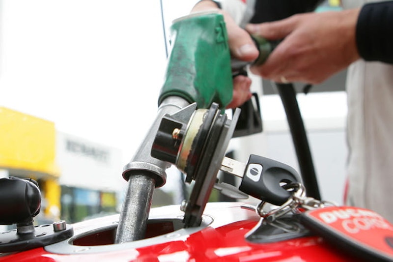 How to save fuel without slowing down_08