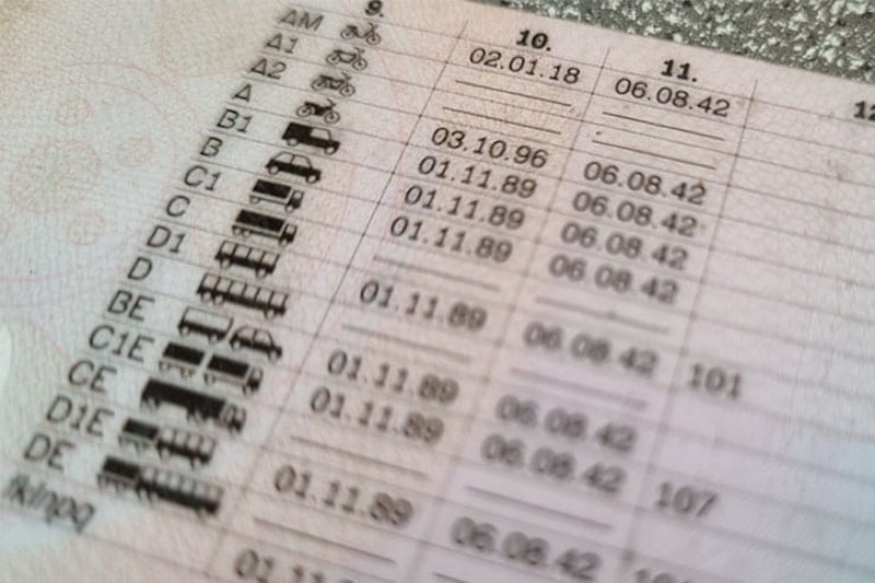 ride drive expired licence DVLA law_02