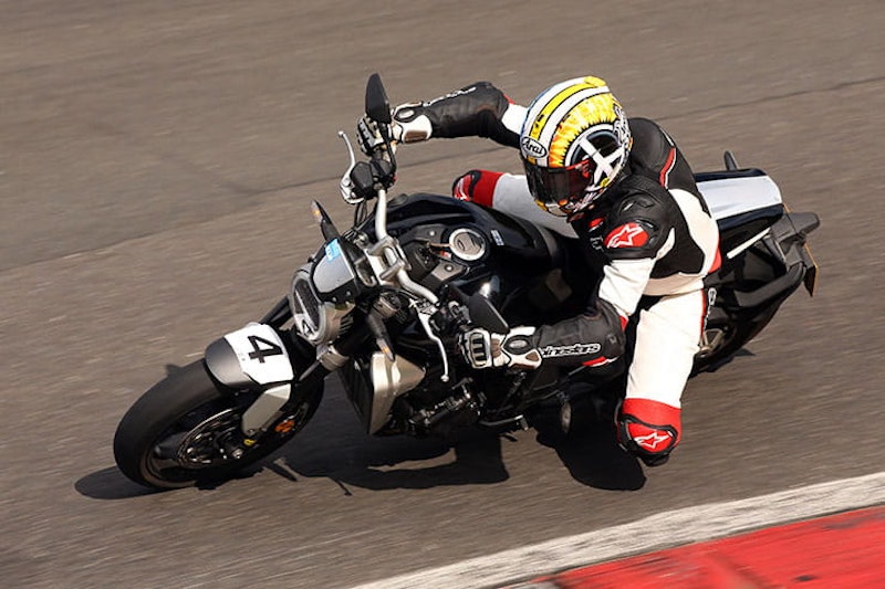 All you need to know about Tyre Warmers_044