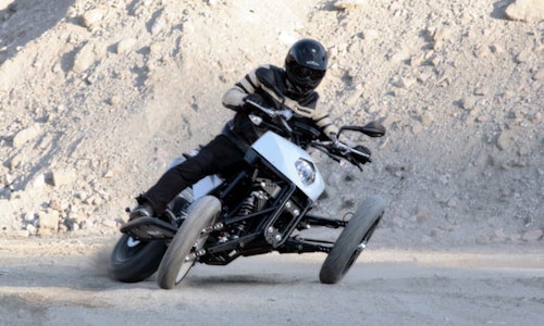 Yamaha developing tilting VMAX trike