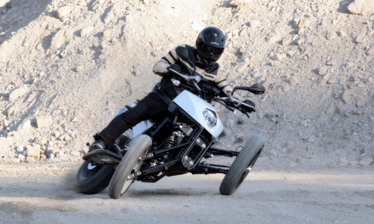 Yamaha developing tilting VMAX trike