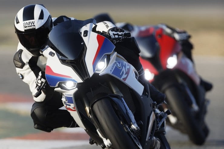 BMW 2019: S1000RR, R1250GS Adventure, R1250R, R1250RS, F850GS Adventure | EICMA show