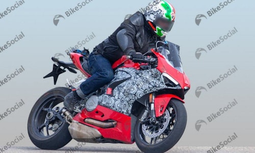 Ducati Panigale V2 – 2020 Ducati 959 replacement spied | First Shots