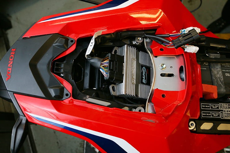 What is an ECU reflash? | From remaps to modules like the Power Commander and Rapid Bike, what is really possible? Motorcycle tuning explained