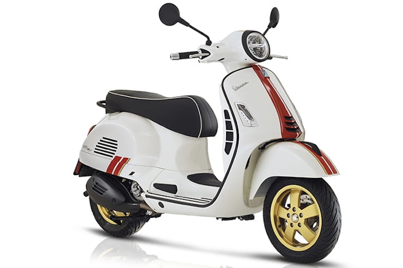 New 40mph Vespa Elletrica and Sean Wotherspoon model