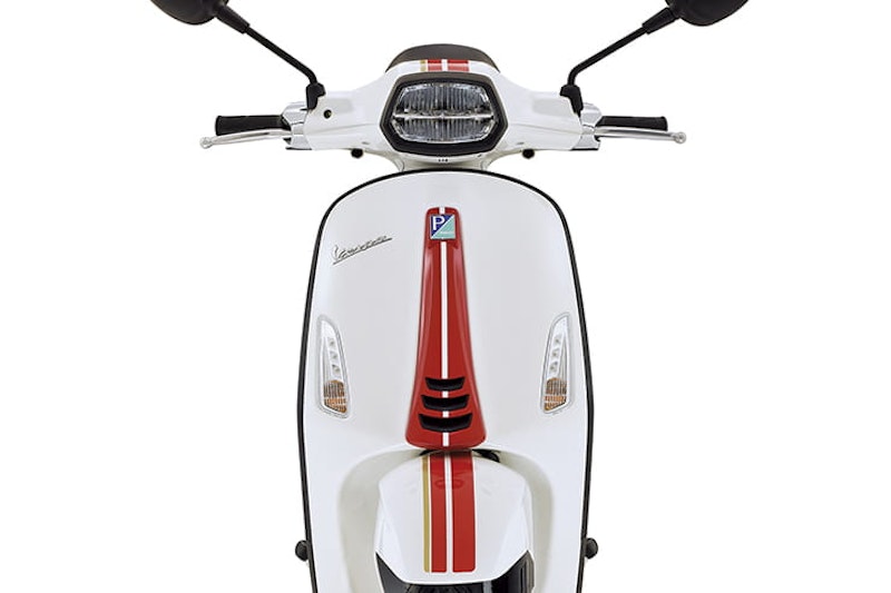 New 40mph Vespa Elletrica and Sean Wotherspoon model