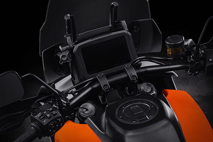 Harley-Davidson仕様　インテリア New Harley-Davidson streetfighter and adventure bike for 2020