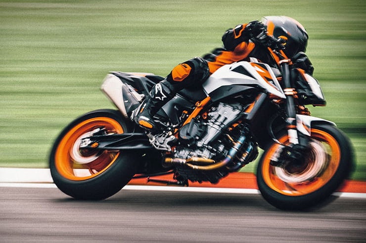New KTM 890 Duke R for 2020: Details revealed