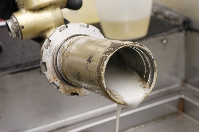 Can you repair the shock absorber on your motorcycle? Bike suspension can often be rebuilt for as-new performance; full review of K-Tech suspension service