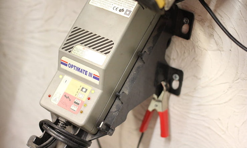 Best battery motorcycle charger safety_02