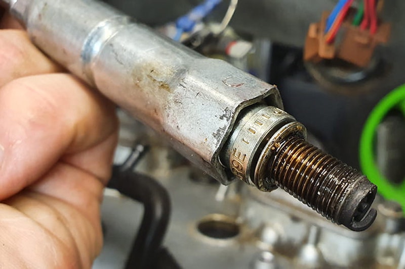 Servicing your own motorcycle can save you a fortune while keeping it running at its safest and best. How to change the oil, filters and spark plugs…