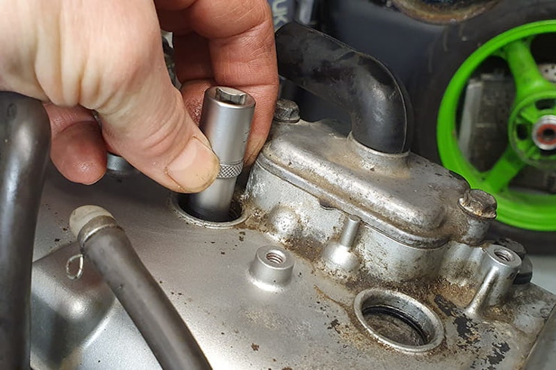 Servicing your own motorcycle can save you a fortune while keeping it running at its safest and best. How to change the oil, filters and spark plugs…