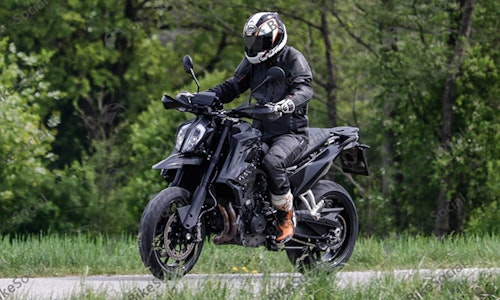 New KTM 790 SMC spotted on test