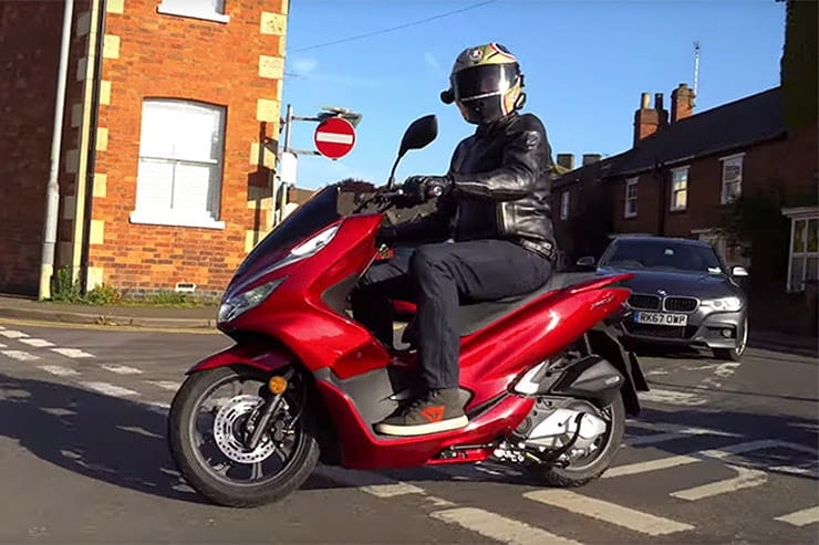 What should you look for when taking a bike or a scooter for a test ride? This guide will help make the most out of it.