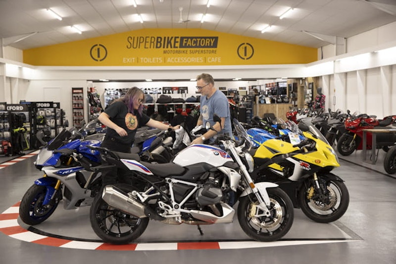 What Bike Next - Episode 6 Triumph Tiger BMW R1250R Suzuki VStrom_17