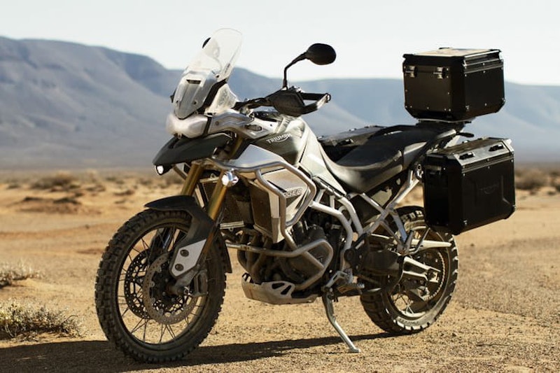 New 888cc triple, new chassis and new model range for middleweight Triumph Tiger 900