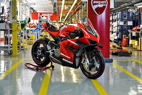 Official: Ducati Superleggera V4 revealed