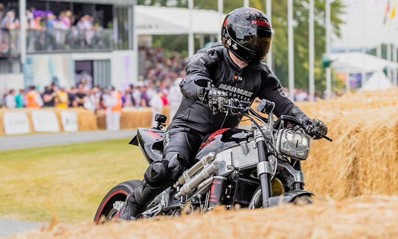 MADMAX Team Rider Zef Eisenberg raced in to the record books at this year’s National ACU/FIM motorcycle awards, scooping three World Record FIM awards at the prestigious ceremony.