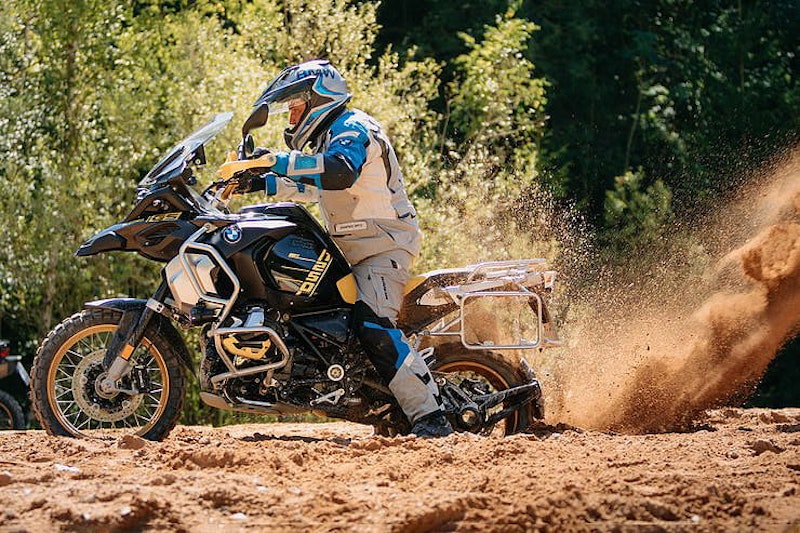 Electronics updates and anniversary colours for best-selling BMW R1250GS in 2021