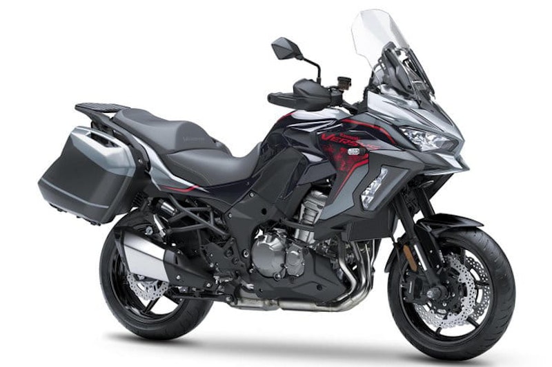 Mid-line Versys 1000 S announced, to sit between the base model and the high-end Versys 1000 SE, giving all the touring potential with manual suspension.