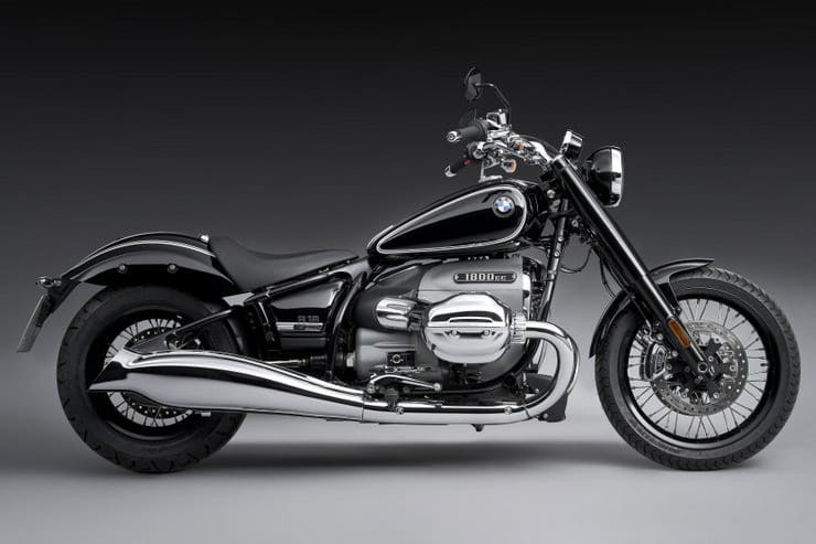 BMW is back in the cruiser game with enormous retro-inspired R18 boxer