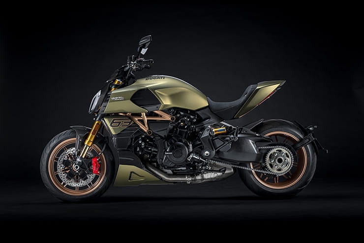 DUCATI_DIAVEL_1260_LAMBORGHINI_03_UC213095_High