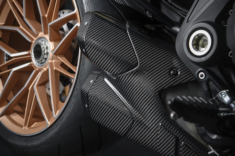 DUCATI_DIAVEL_1260_LAMBORGHINI_17_UC213110_High