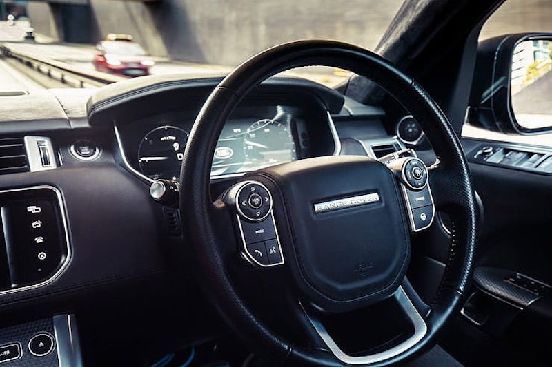 Rule changes could allow drivers to go hands-free at motorway speeds