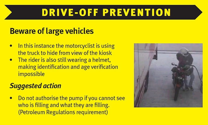 petrol pump remove helmet_03