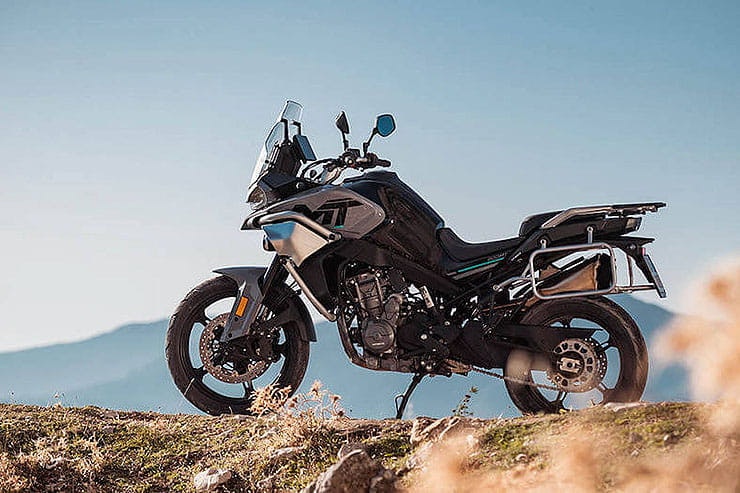 2022 CFMoto 800MT arrives in UK_08