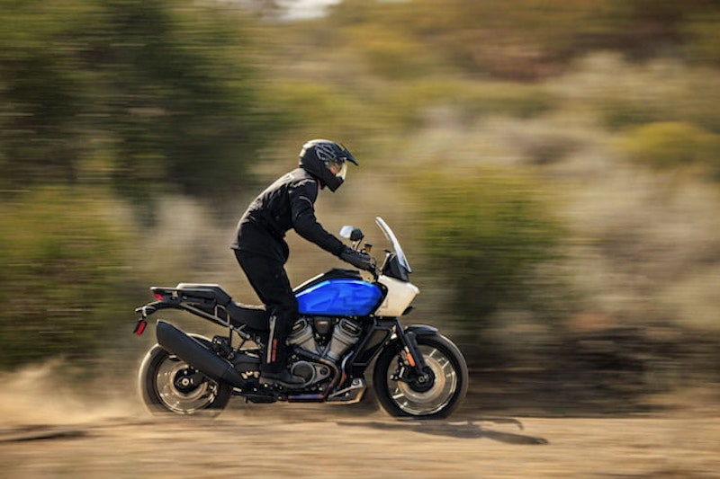 More motorcycle brands boycott Russia_02