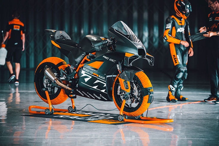 2023 KTM RC 8C News Details Price Spec_01