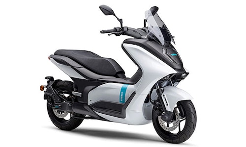 Electric Yamaha E01 scooter debuts in Japan
