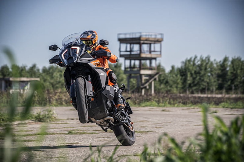IMAGE03 Refreshed 2023 KTM 1290 Adventure S