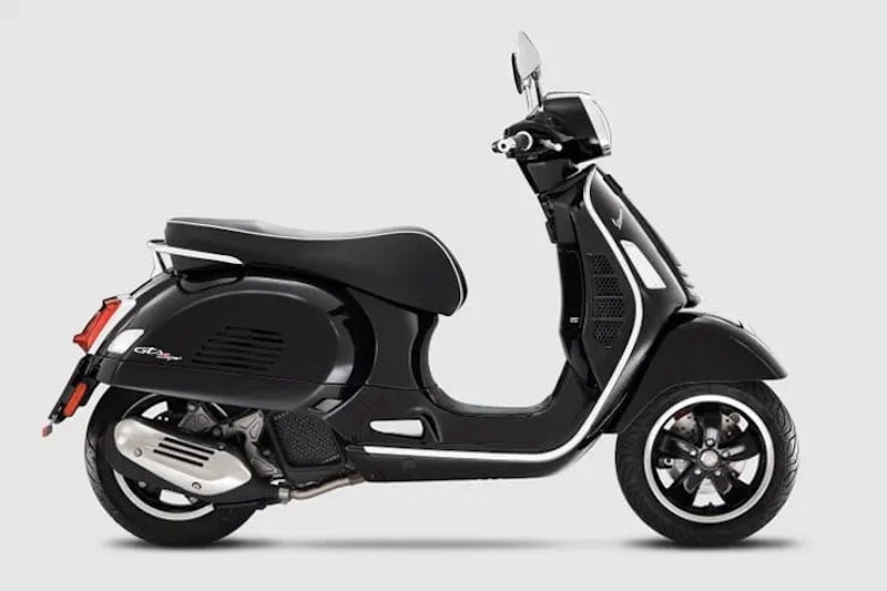 Vespa brand worth billion euros_02