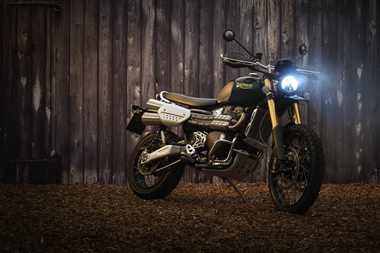 Triumph Scrambler 1200 2021 McQueen Special_01