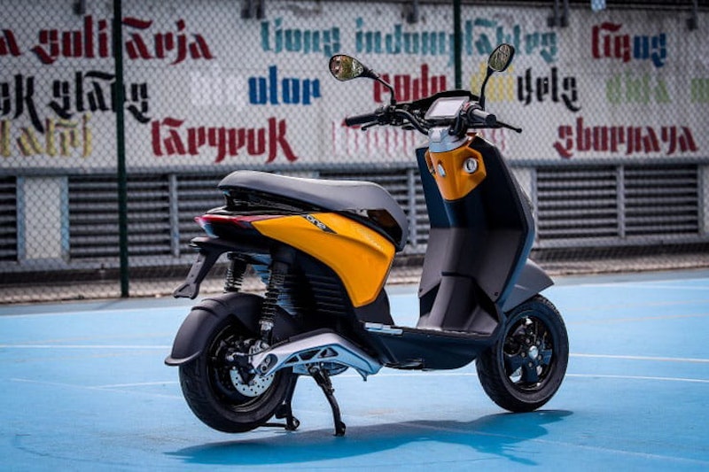 Piaggio ONE electric scooter joins the battery swap revolution