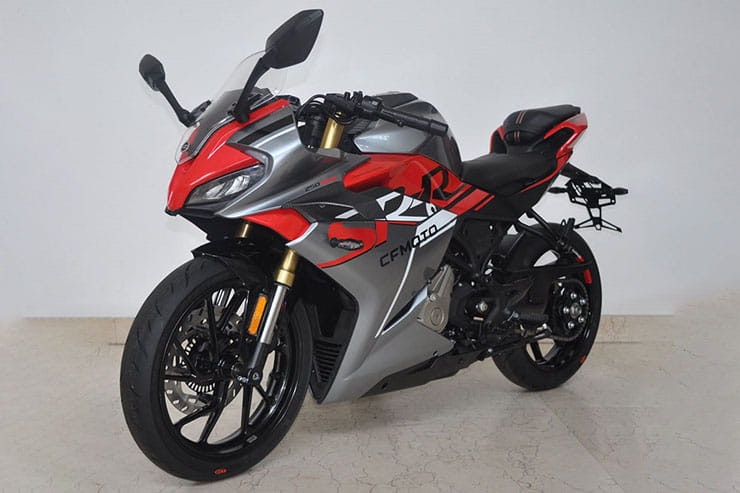 CFMoto 300SR-R High Spec Sports bike_01
