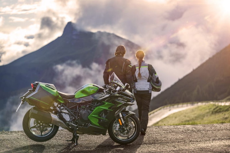 2022 Kawasaki Ninja H2 SX and SE News Details Spec_04