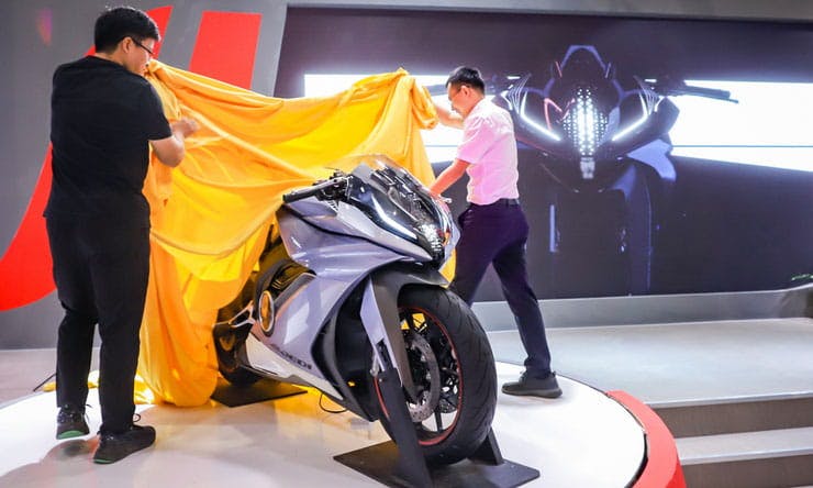 Y☆570 jinjin A disturbance in the Force? Jedi sports concept | News